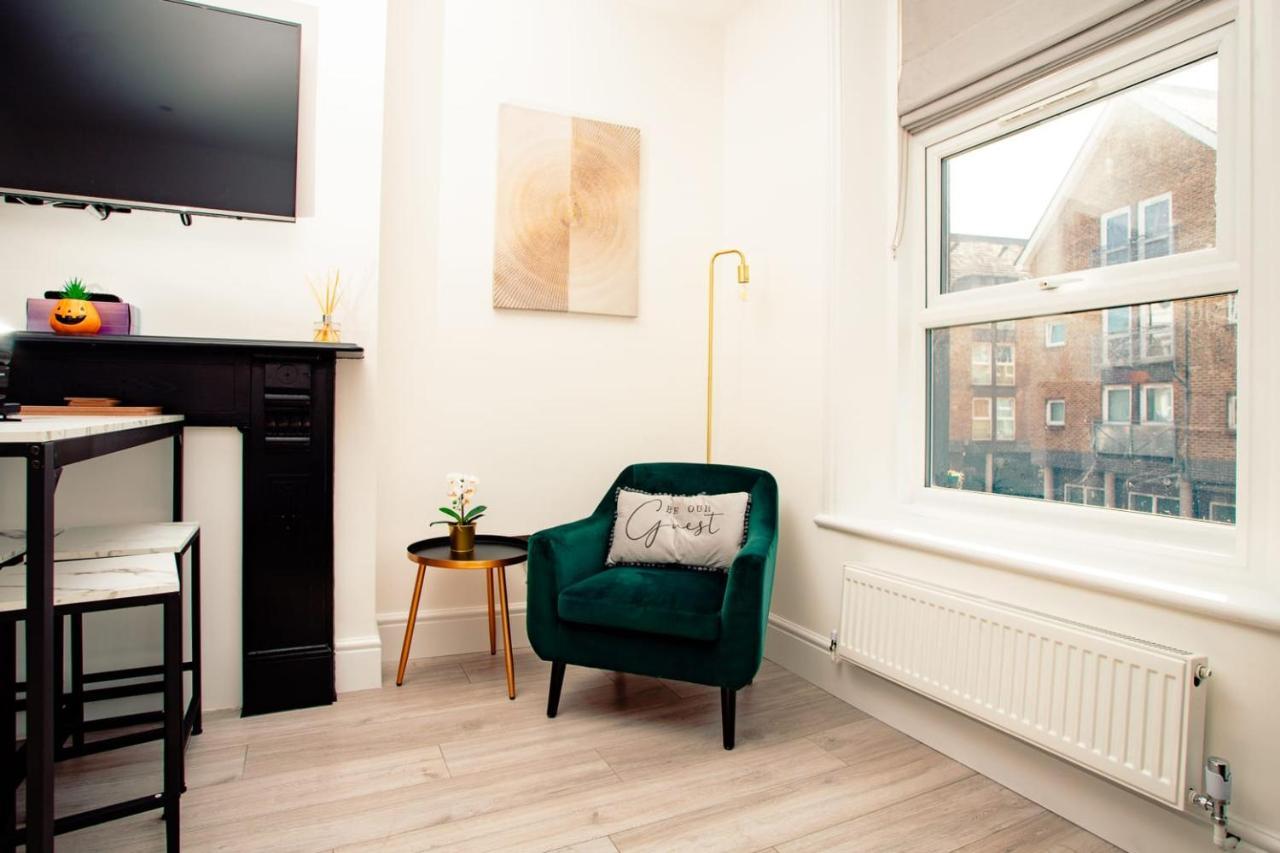 Modern 3 And 2 Bedroom Apartment In Maida Vale Londres Exterior foto